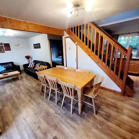 Cosy 82 Hengar Manor Chalet